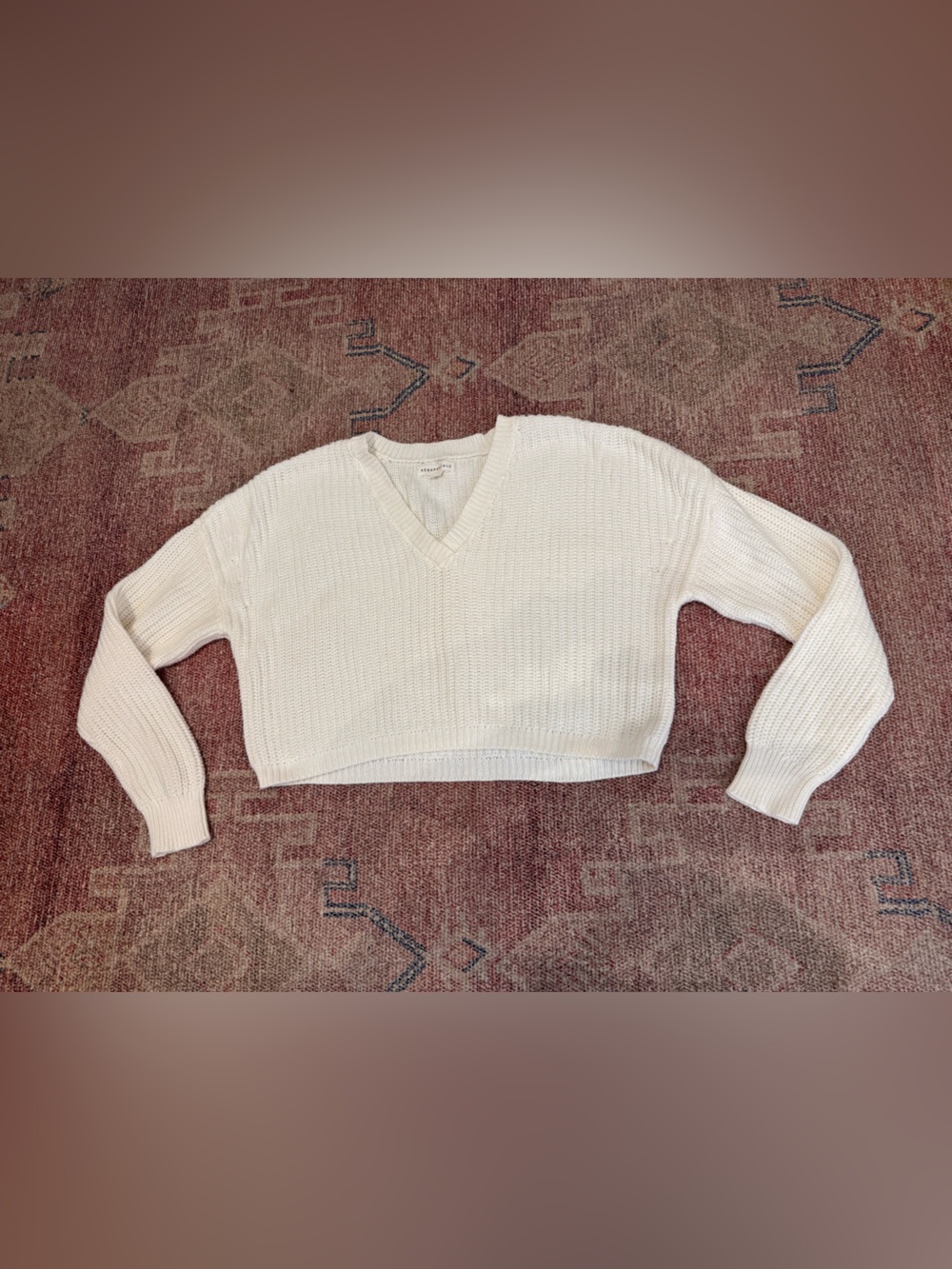 Aeropostale soft white ribbed knit v neck crop sweater sz med like new